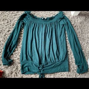 Green Off The Shoulder Top •